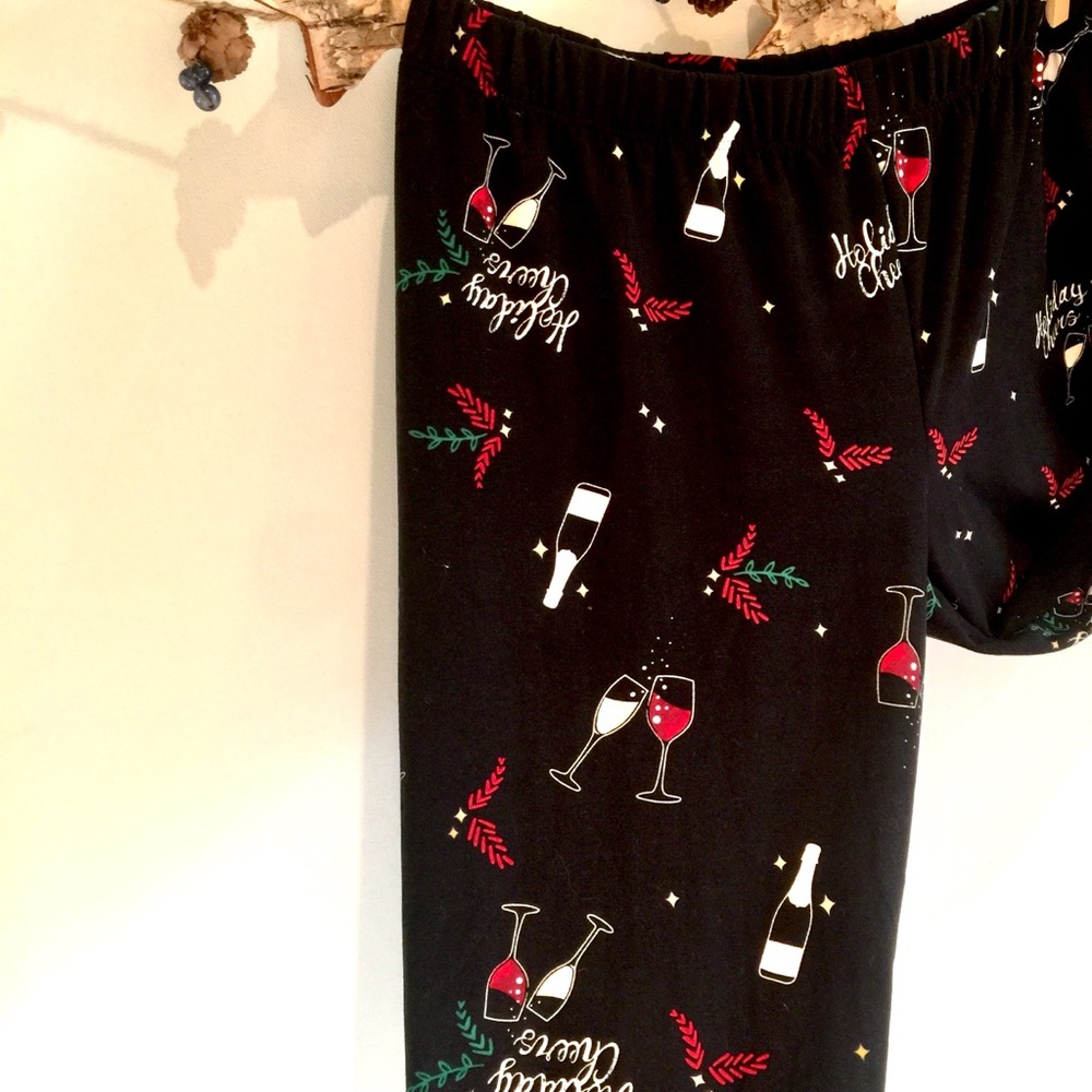 NWT  APT 9 HOLIDAY LEGGINGS SIZE MEDIUM